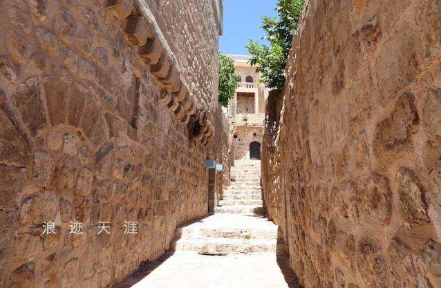 跳出深坑